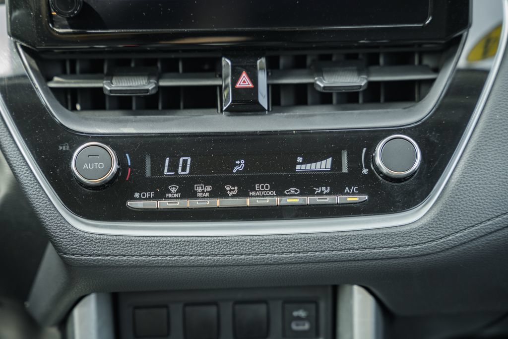 Used 2024 Toyota Corolla Cross LE AWD/4WD image 20