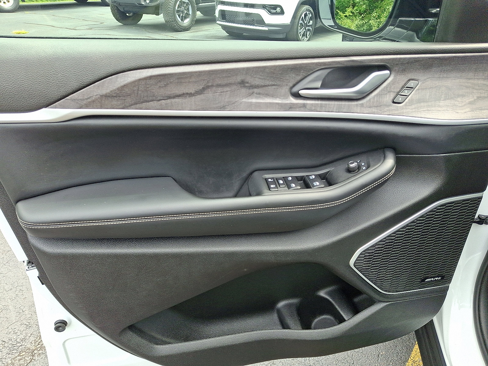 Certified 2022 Jeep Grand Cherokee L Limited image 15