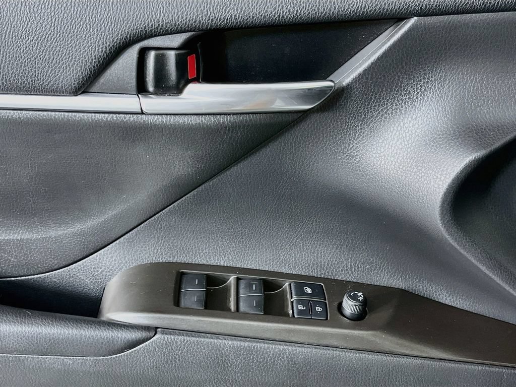 Used 2022 Toyota Camry LE FWD image 23