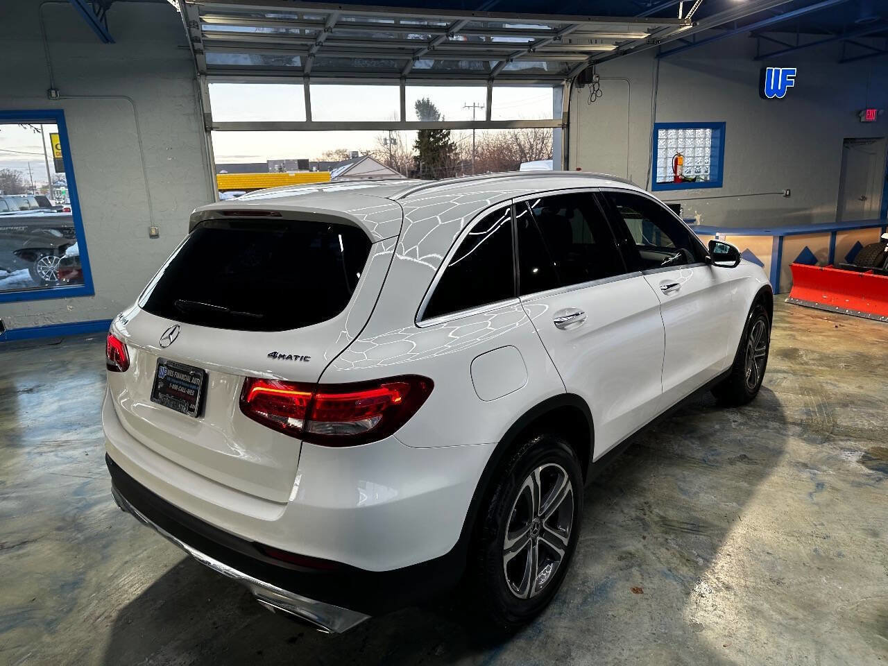Used 2018 Mercedes-Benz GLC 300 4MATIC image 9