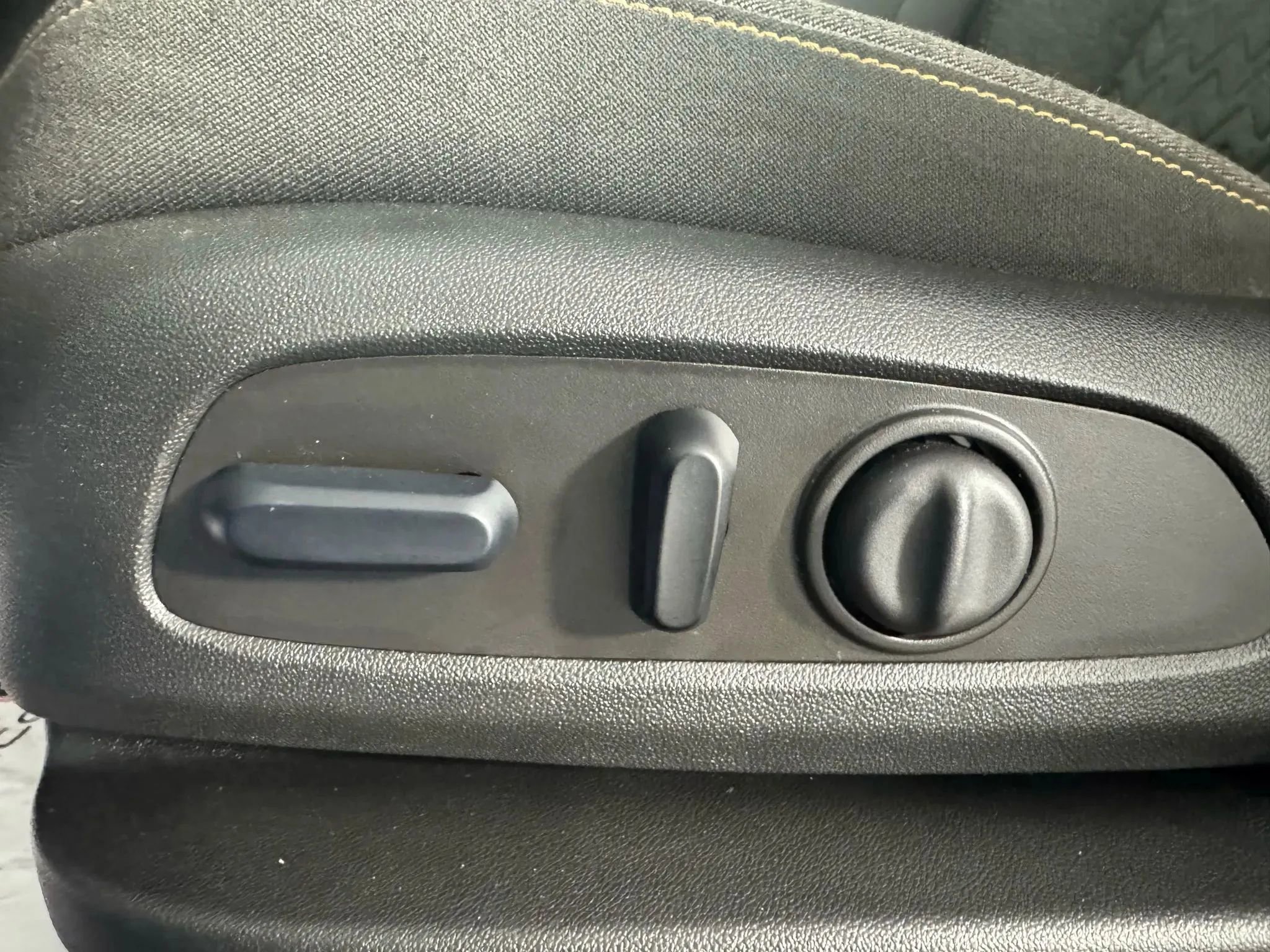 Used 2024 Chevrolet Equinox LT image 34