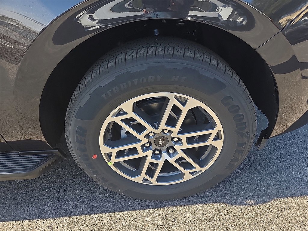 New 2025 Ford Expedition Active image 7