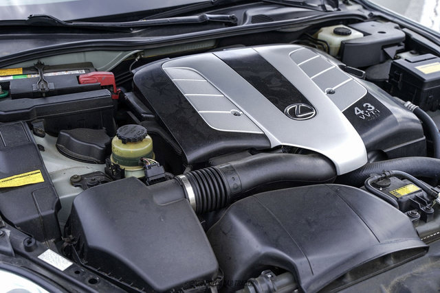 Used 2005 Lexus SC 430 Convertible RWD image 25