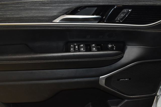 Certified 2024 Jeep Wagoneer Series II w/ Flexible Seating Group AWD/4WD image 30