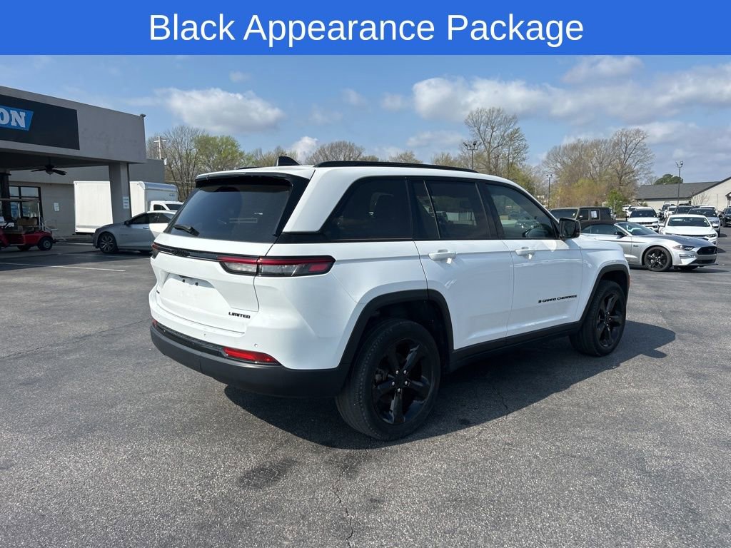 Used 2024 Jeep Grand Cherokee Limited w/ Black Appearance Package image 4