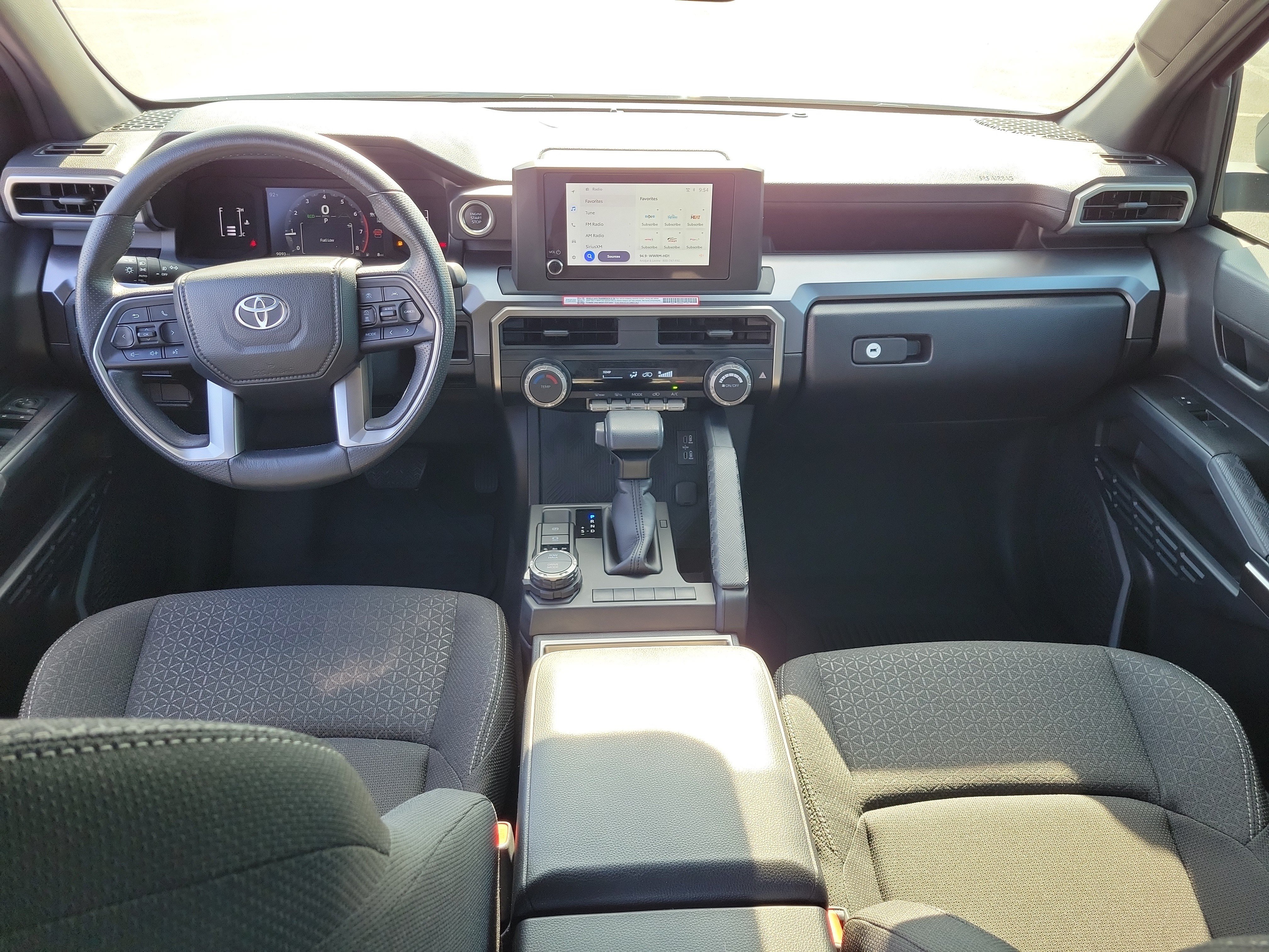 Used 2025 Toyota 4Runner SR5 AWD/4WD image 15