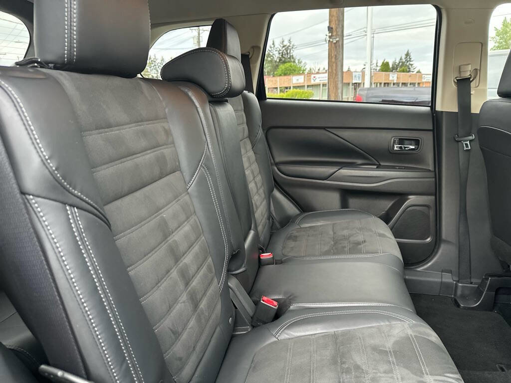 Used 2020 Mitsubishi Outlander SE AWD/4WD image 23