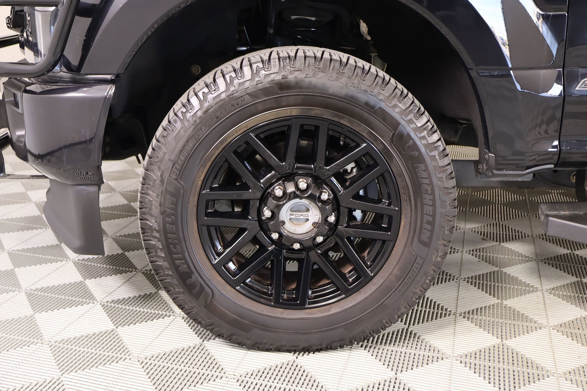 Used 2022 Ford F250 Lariat w/ Black Appearance Package image 19