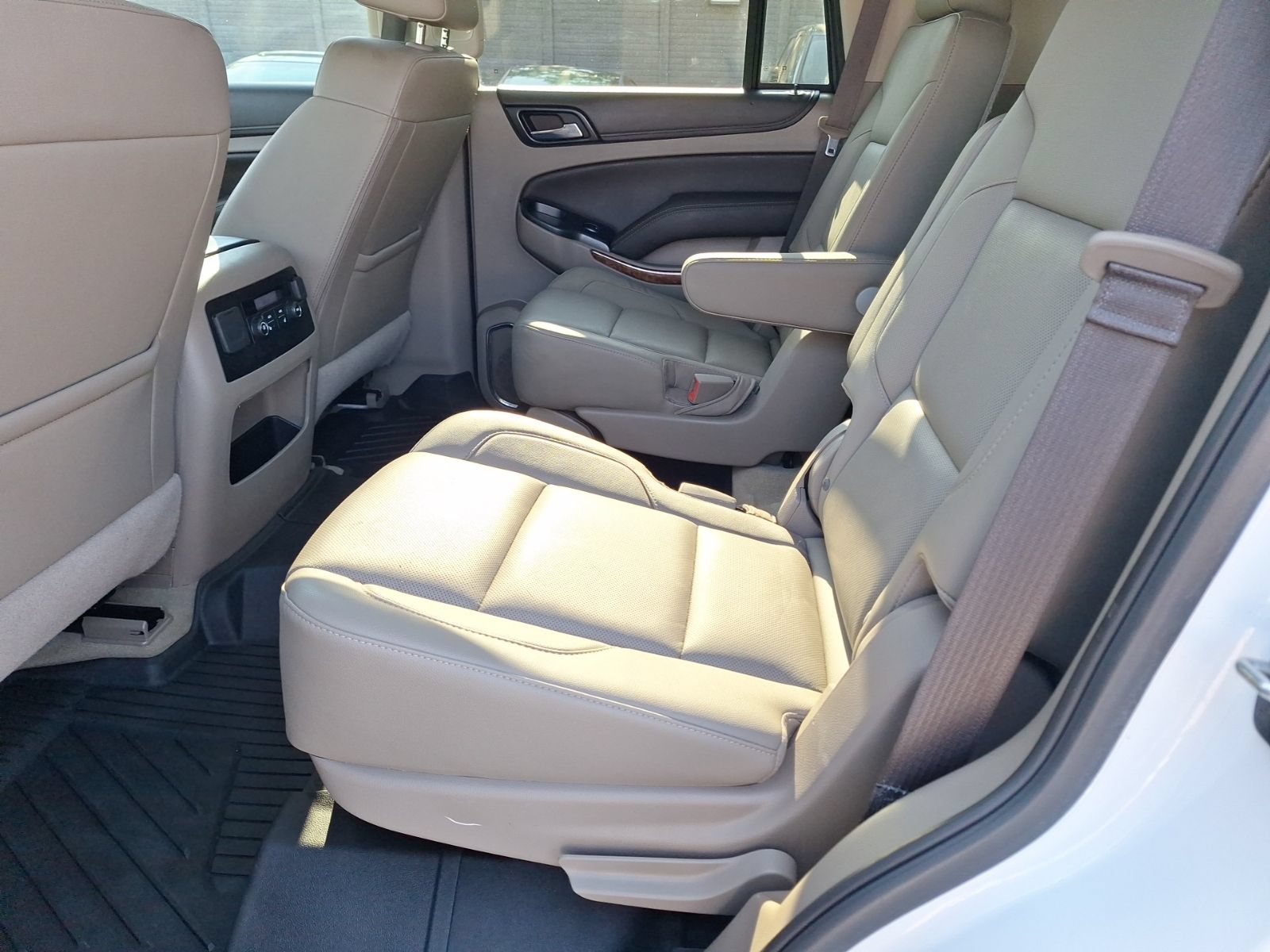 Used 2018 Chevrolet Tahoe Premier w/ RST 6.2L Performance Edition RWD image 31