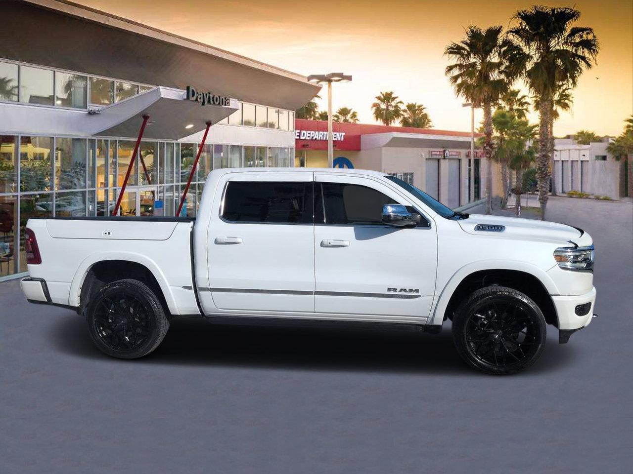 Used 2023 RAM 1500 Limited AWD/4WD image 2