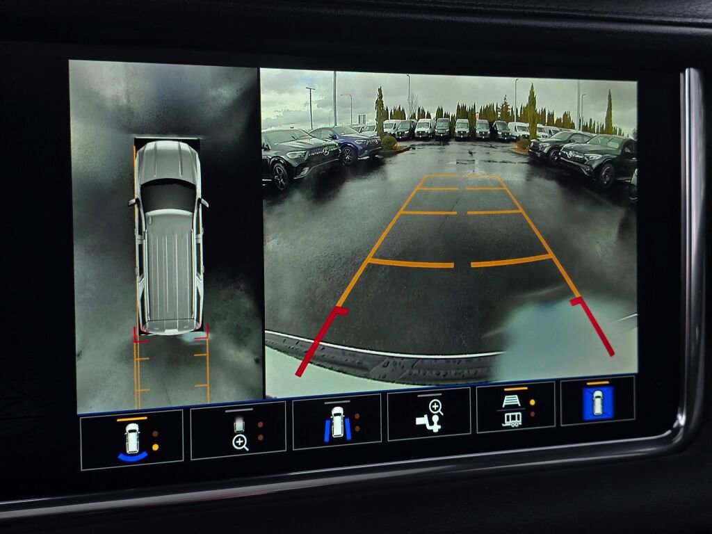 Used 2023 GMC Yukon XL Denali image 47