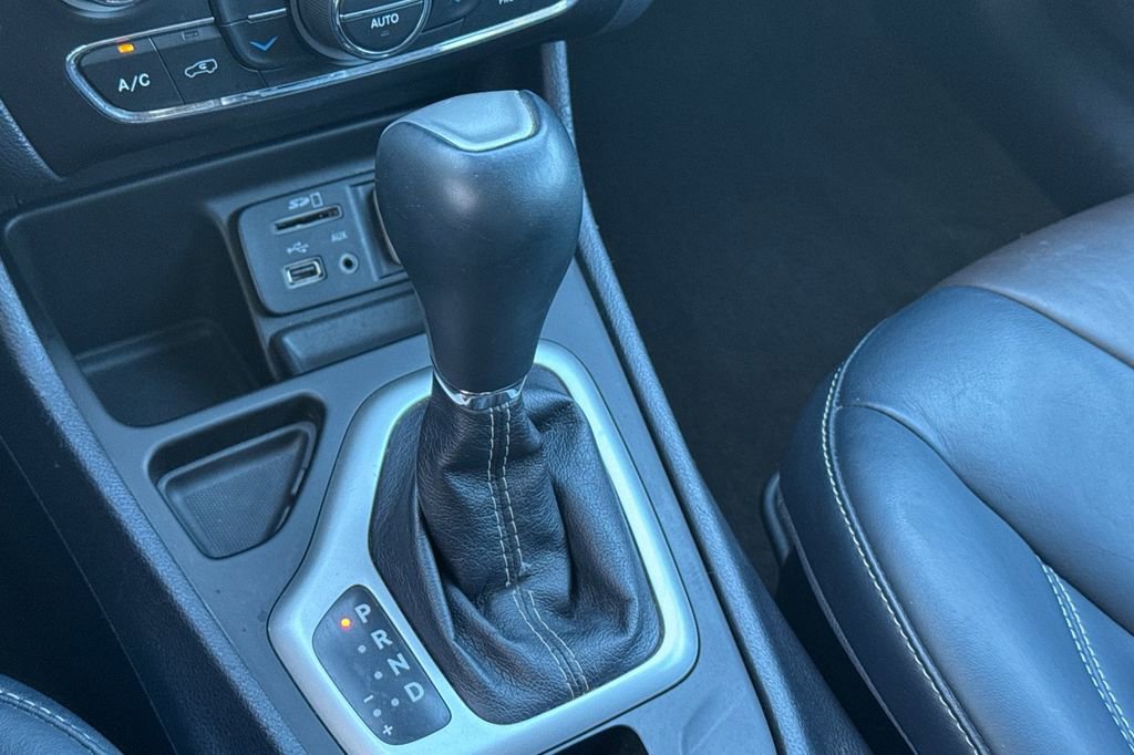 Used 2014 Jeep Cherokee Limited w/ Technology Group image 20