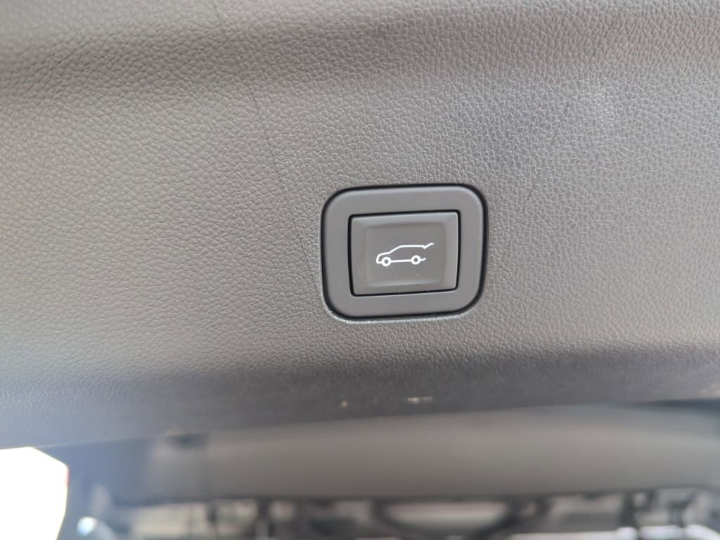 Used 2025 GMC Yukon Elevation w/ LPO, Elevation Black Package image 10