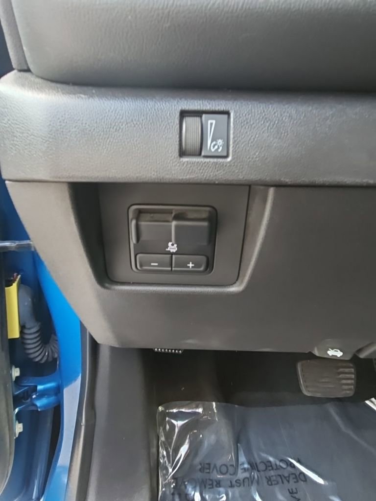 Used 2023 Chevrolet Colorado LT w/ LT Convenience Package RWD image 15