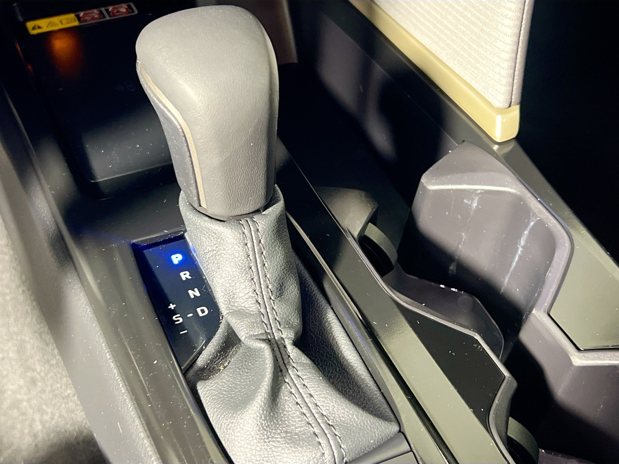 Used 2025 Toyota Camry SE w/ Convenience Package FWD image 24