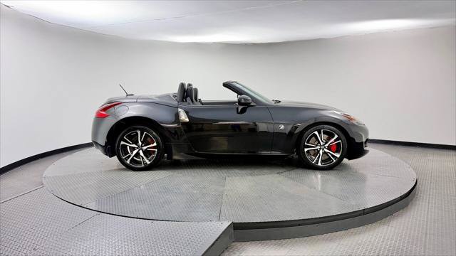 Used 2019 Nissan 370Z Touring Sport RWD image 9
