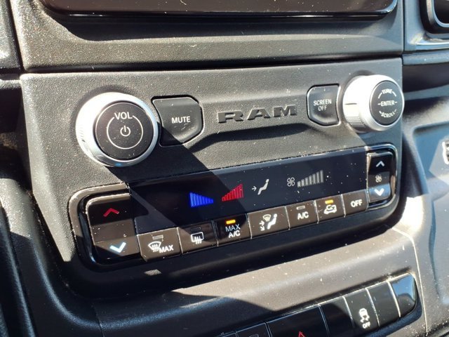 Used 2025 RAM ProMaster 2500 w/ Convenience Group FWD image 16