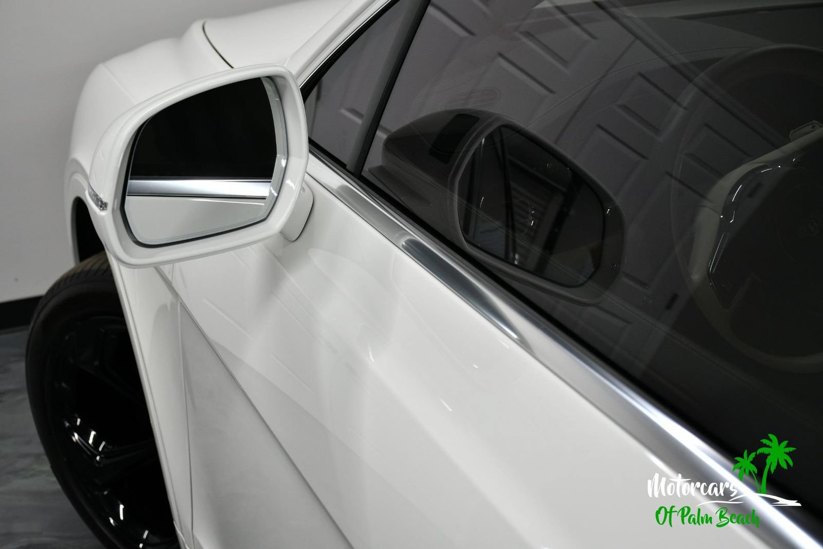 Used 2023 Bentley Bentayga AWD/4WD image 11