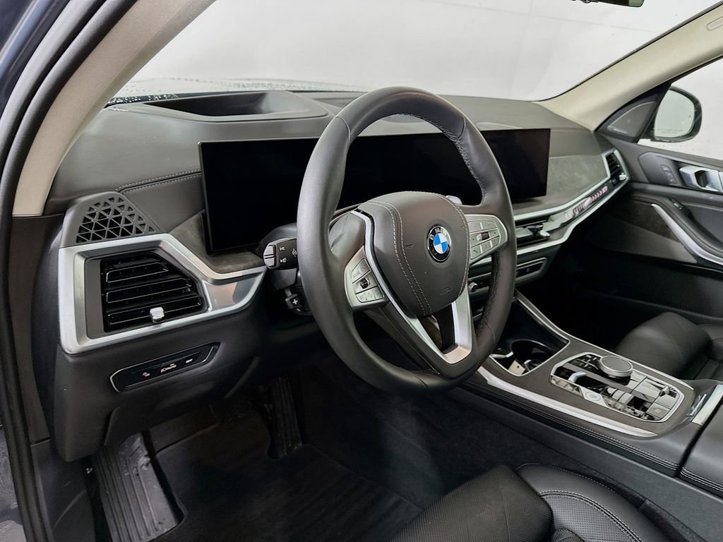 Used 2025 BMW X7 xDrive40i image 13
