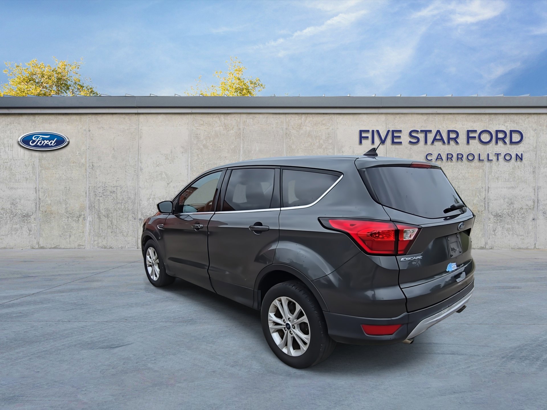 Used 2019 Ford Escape SE image 6