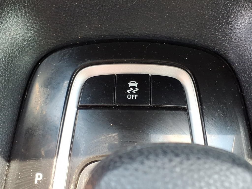 Used 2020 Toyota Corolla LE FWD image 10