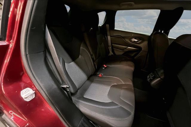 Used 2021 Jeep Cherokee Latitude image 25