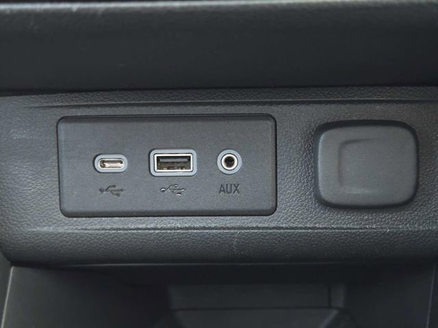 Used 2021 Buick Encore GX Select image 25