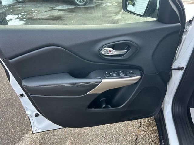 Used 2018 Jeep Cherokee Limited image 15