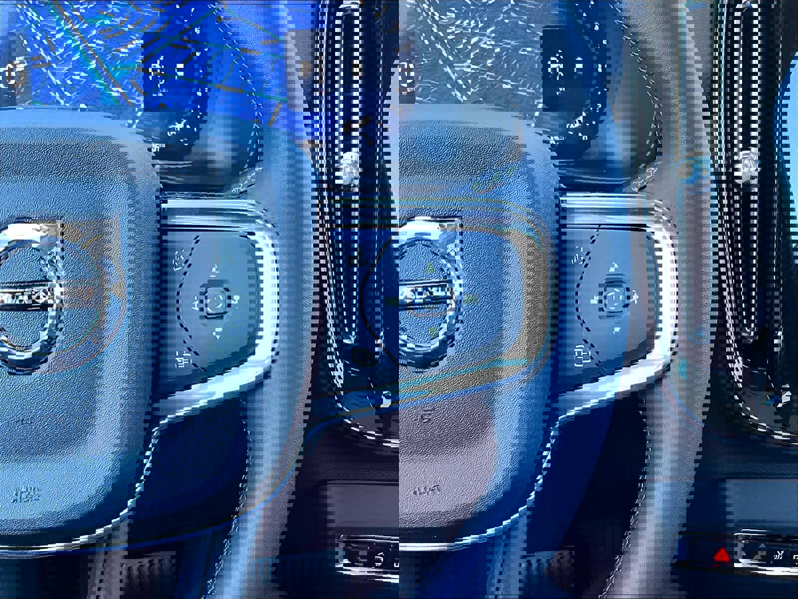 New 2026 Volvo XC40 B5 Core w/ Climate Package image 18