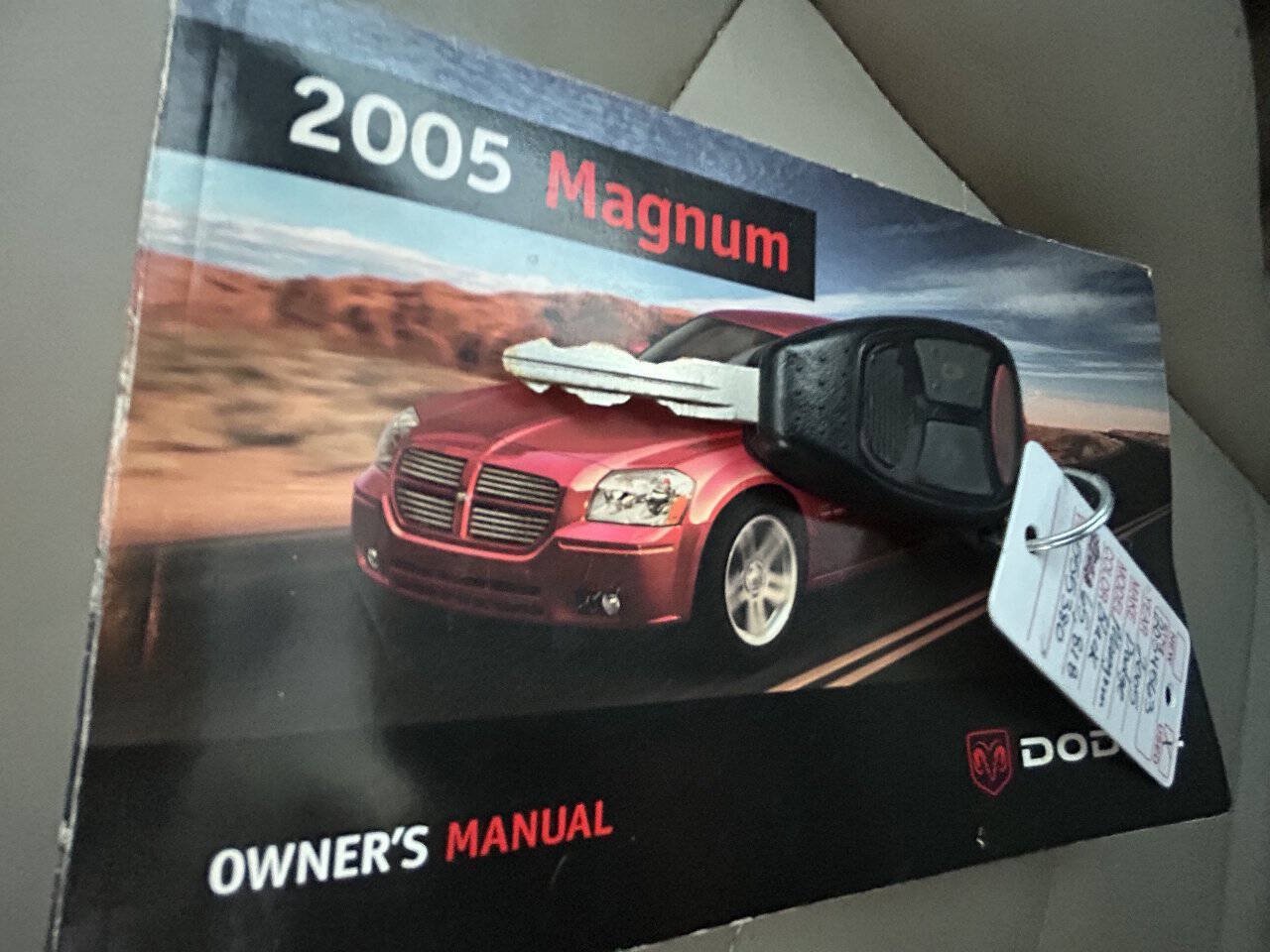 Used 2005 Dodge Magnum R/T w/ Convenience Group II RWD image 19