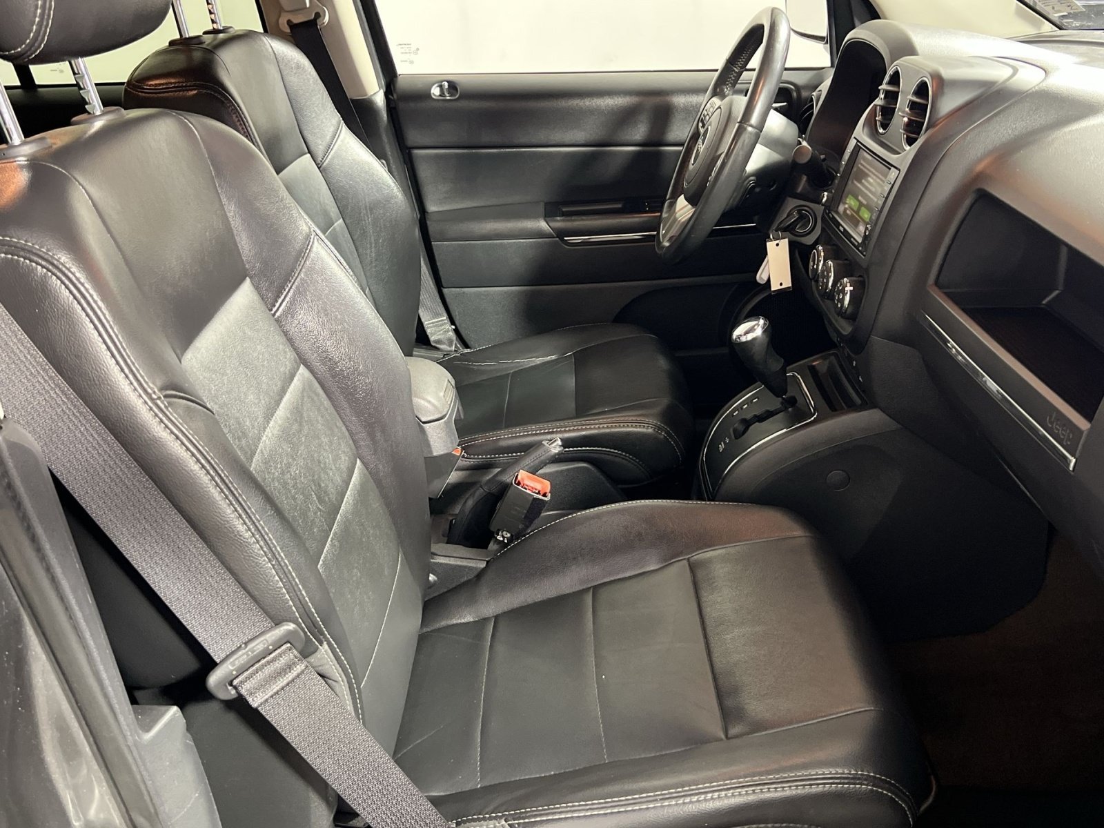 Used 2013 Jeep Compass Limited w/ Sun/Sound Group AWD/4WD image 27