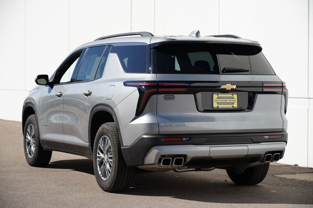 Used 2025 Chevrolet Traverse LT image 5