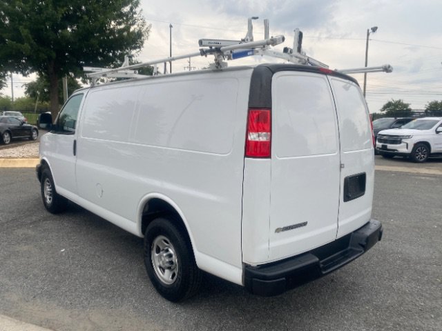 Used 2020 Chevrolet Express 3500 w/ Driver Convenience Package RWD image 5