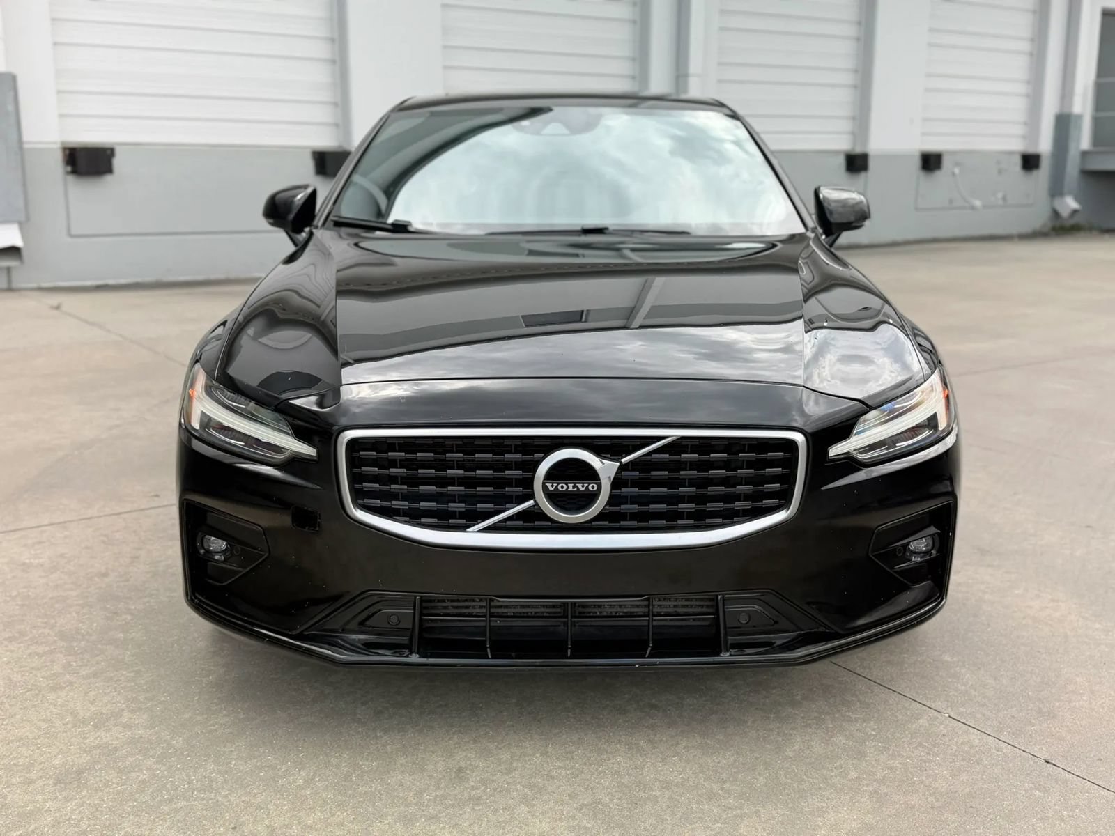 Used 2019 Volvo S60 T5 R-Design FWD image 3