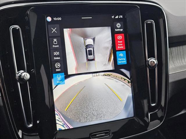 Used 2025 Volvo XC40 B5 Plus image 26