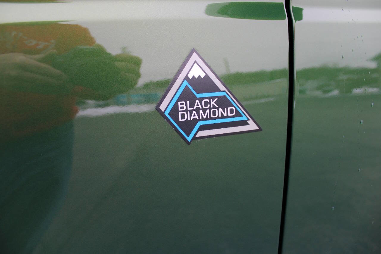 Used 2024 Ford Bronco Black Diamond image 10