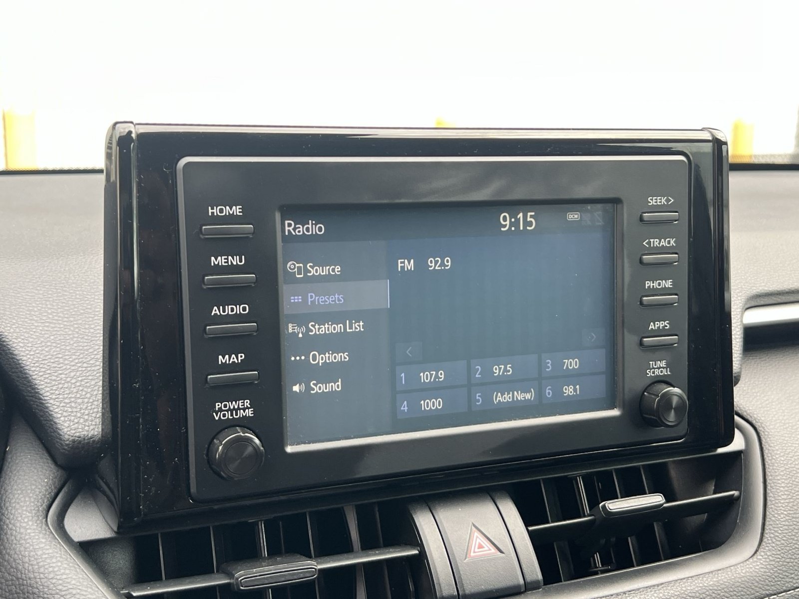 Used 2019 Toyota RAV4 LE AWD/4WD image 18