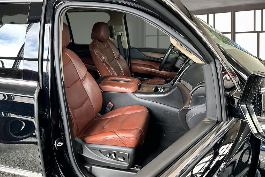Used 2019 Cadillac Escalade Premium Luxury image 8