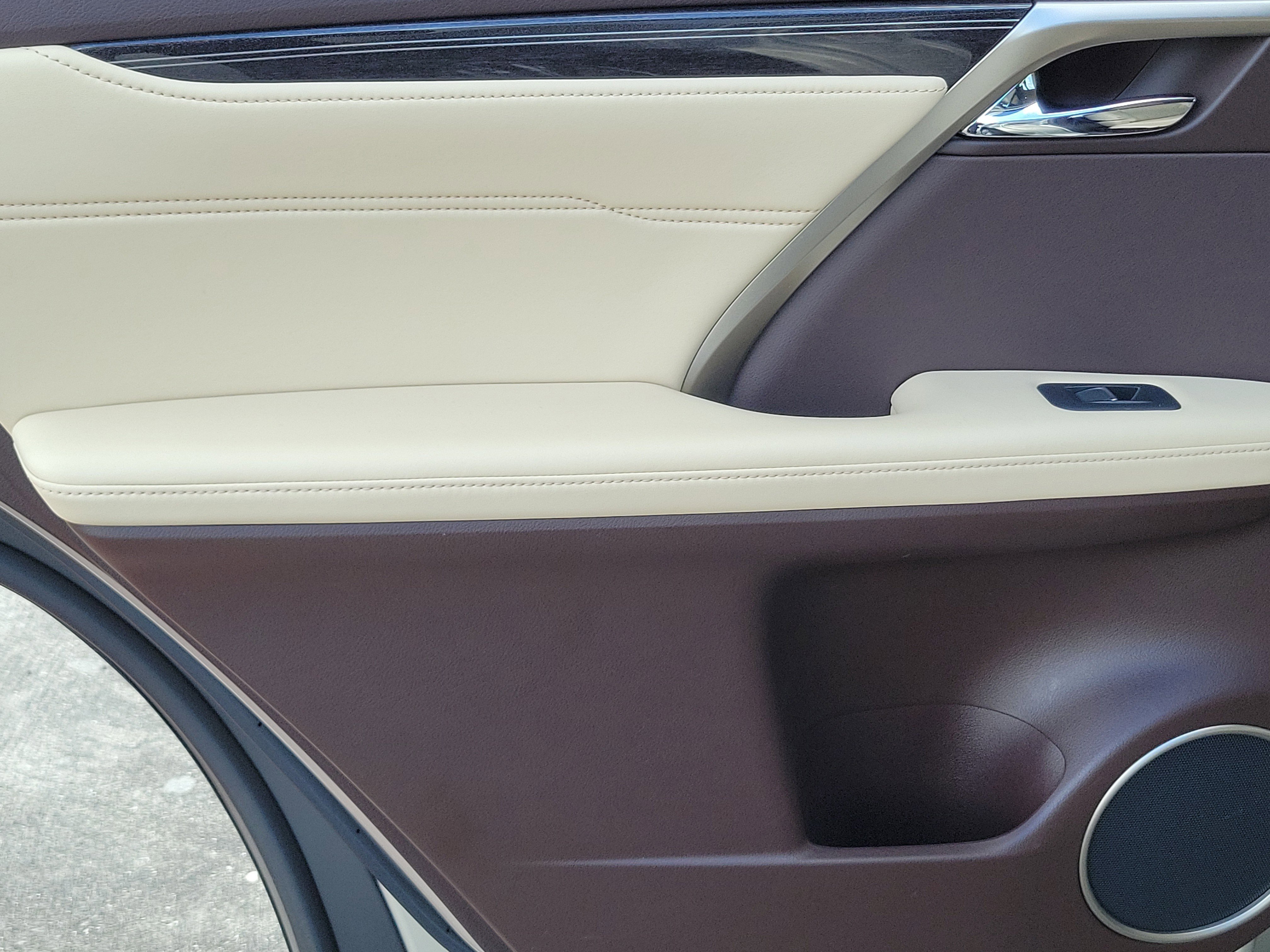 Used 2020 Lexus RX 350L Luxury w/ Accessory Package image 14