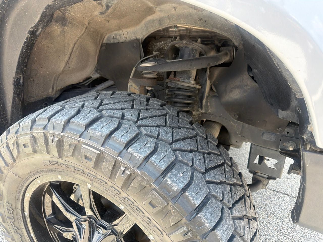 Used 2019 Toyota Tundra SR5 w/ SR5 Upgrade Package AWD/4WD image 12