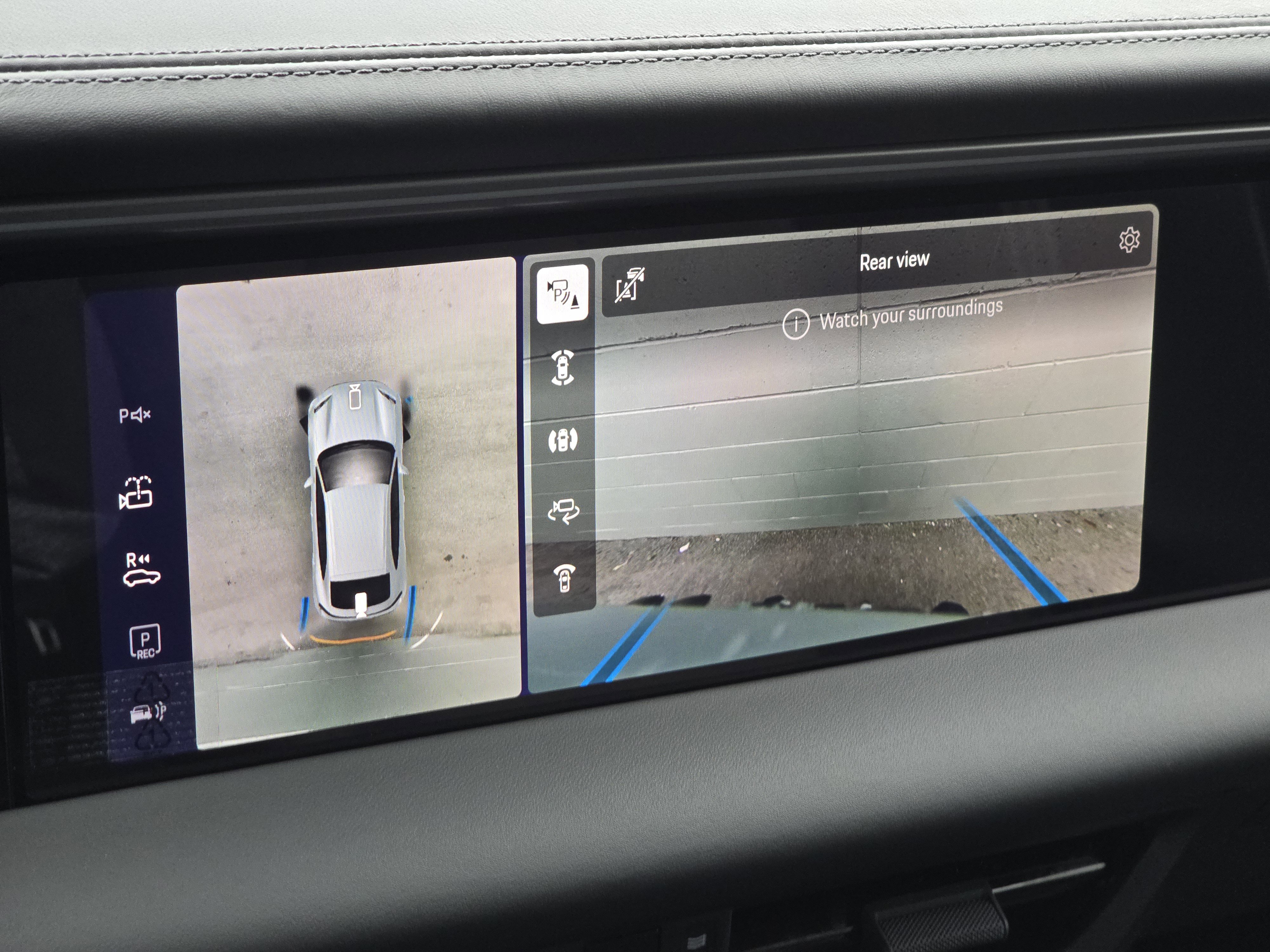 New 2026 Porsche Macan 4 Electric image 12