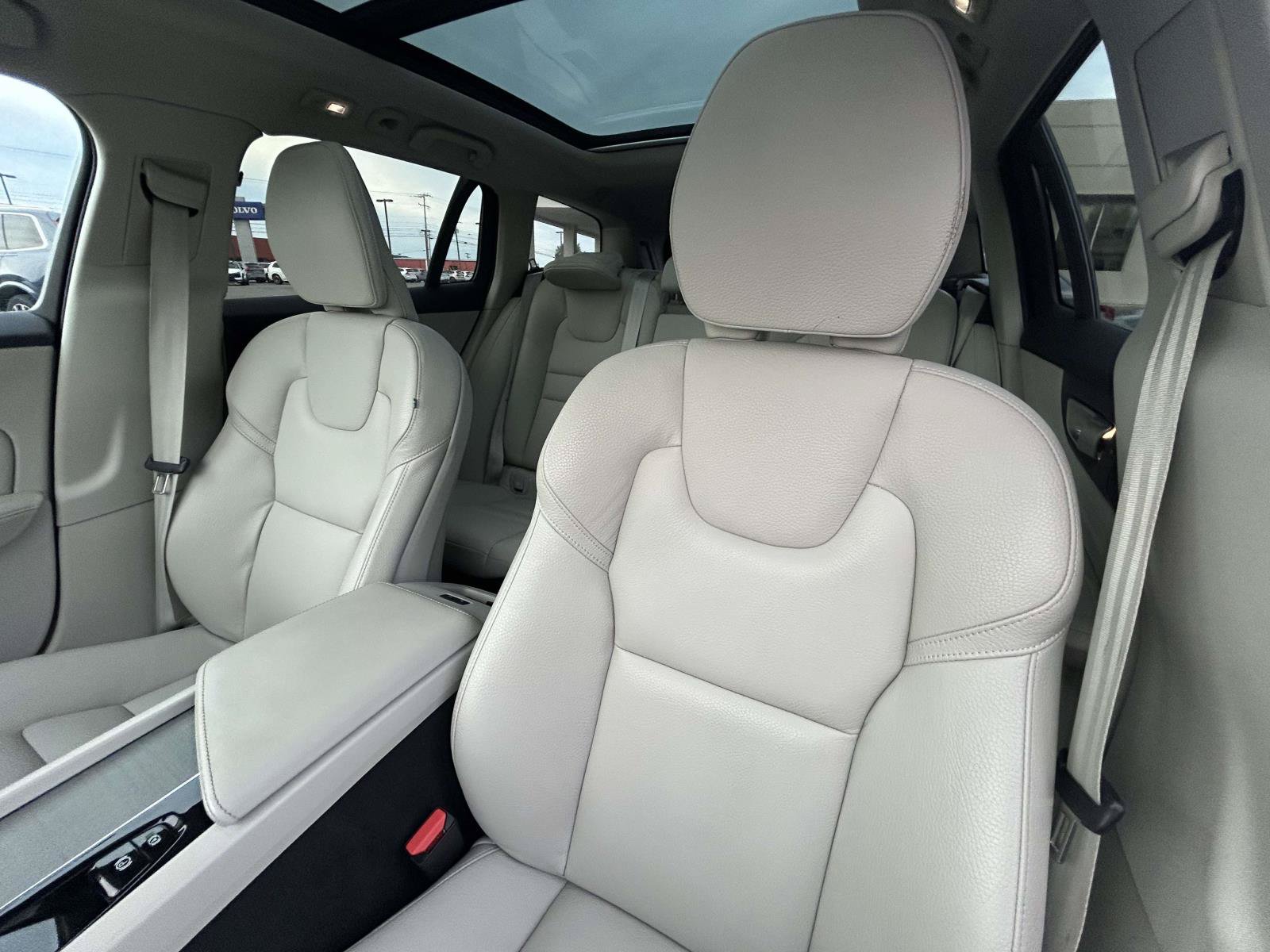 Certified 2025 Volvo V60 B5 Cross Country Plus AWD/4WD image 22