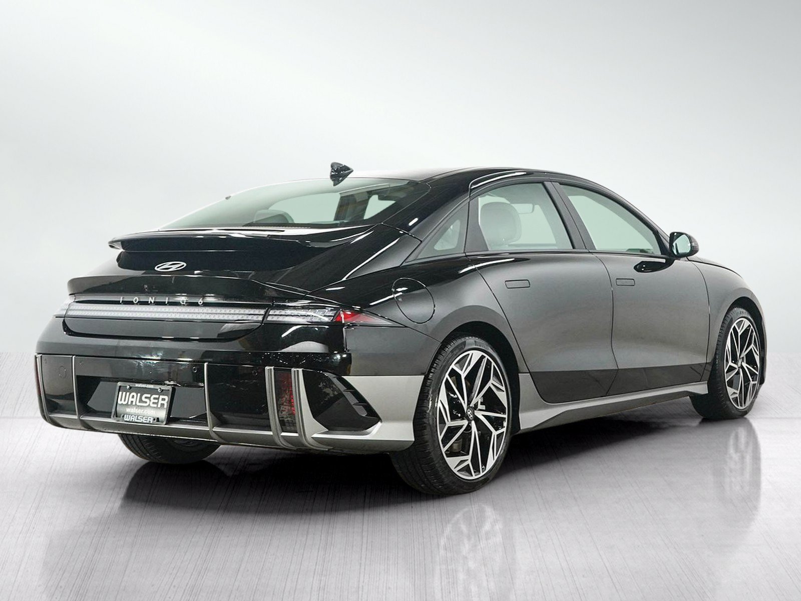 Used 2023 Hyundai Ioniq 6 SEL w/ Cargo Package AWD/4WD image 5