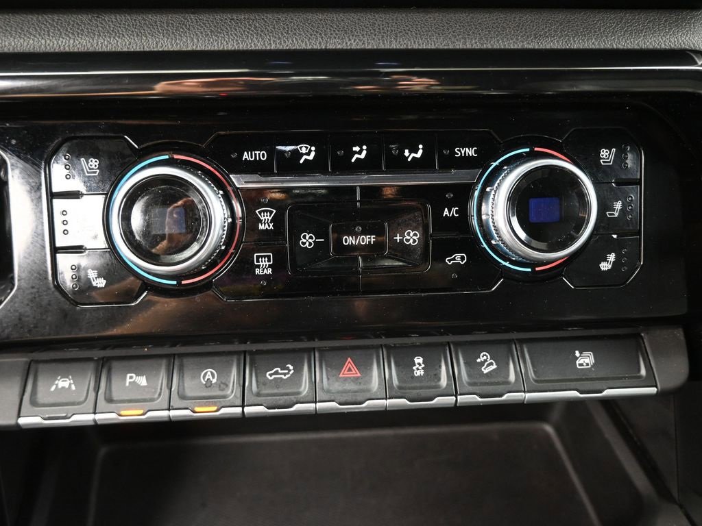 Used 2022 GMC Sierra 1500 AT4 w/ AT4 Premium Package image 4