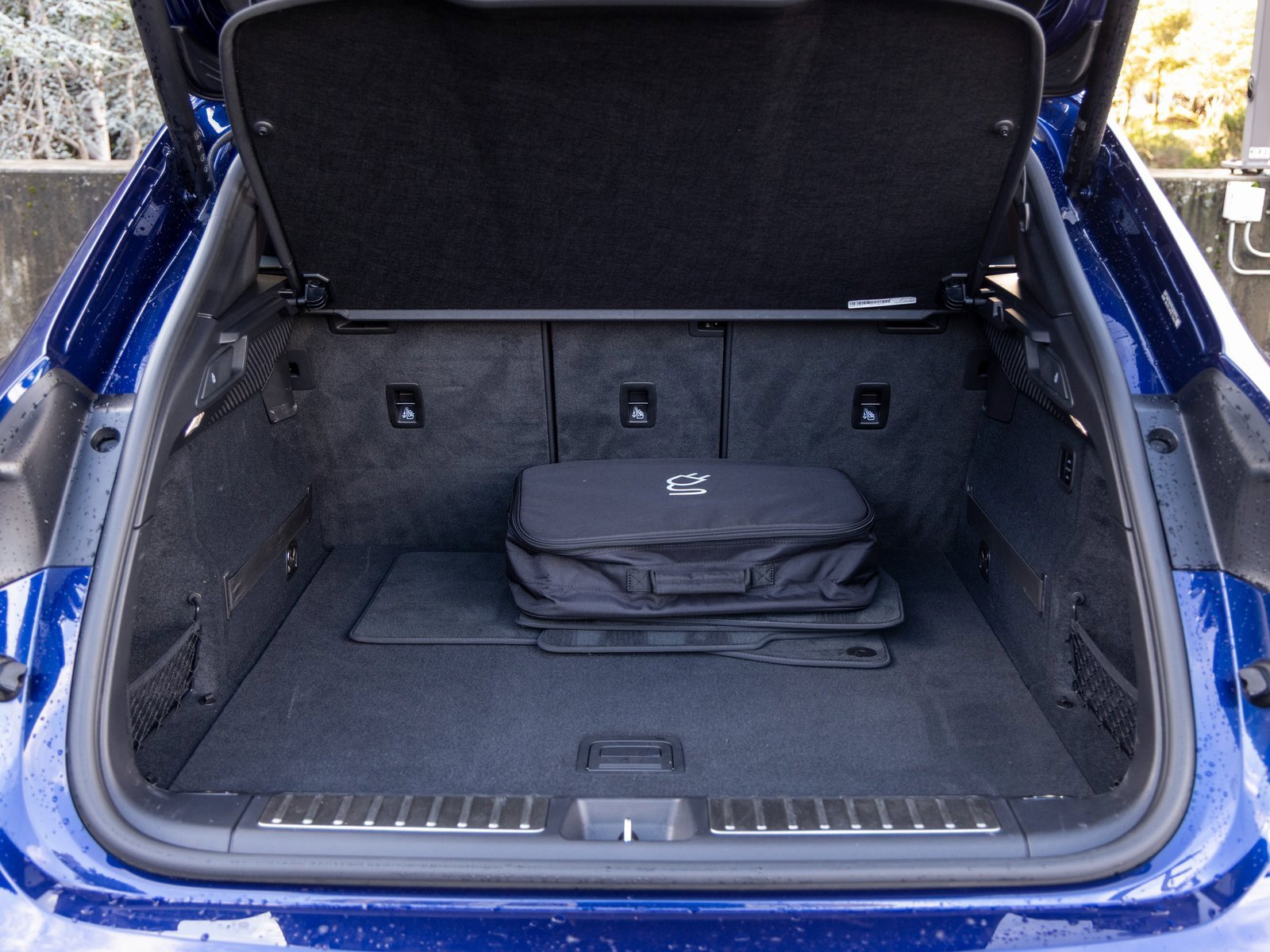 Certified 2024 Porsche Macan 4 Electric image 43