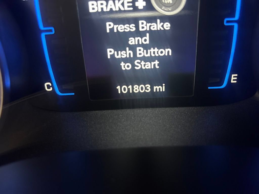 Used 2017 Chrysler Pacifica Touring Plus w/ Tire & Wheel Group FWD image 8