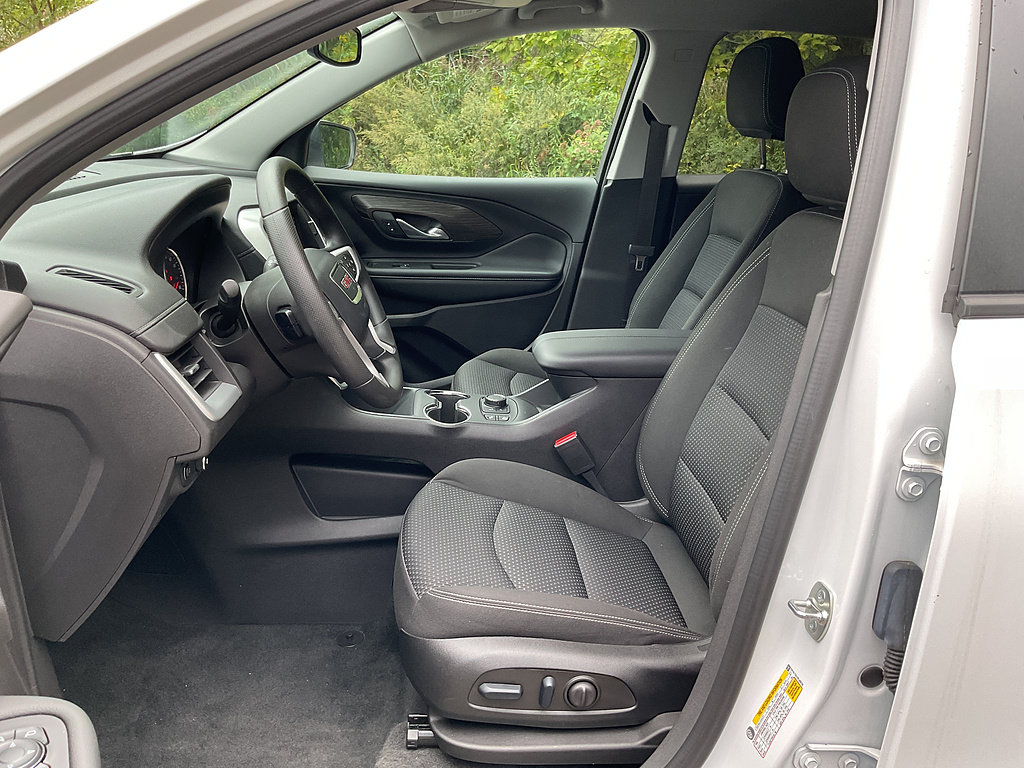 Used 2024 GMC Terrain SLE w/ Driver Convenience Package AWD/4WD image 8
