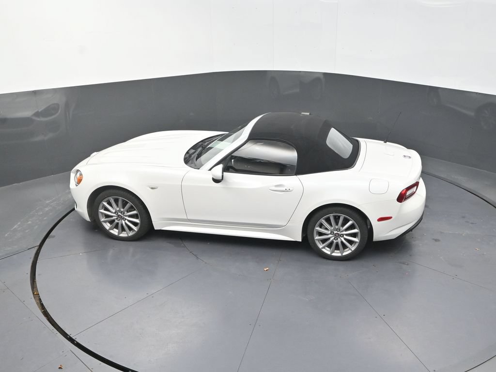 Used 2019 FIAT 124 Spider Lusso w/ Navigation & Sound Group RWD image 18