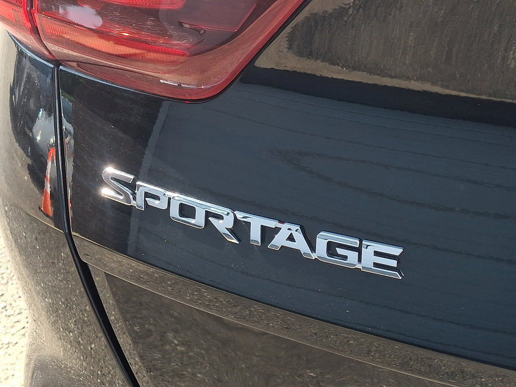 Used 2021 Kia Sportage LX AWD/4WD image 19