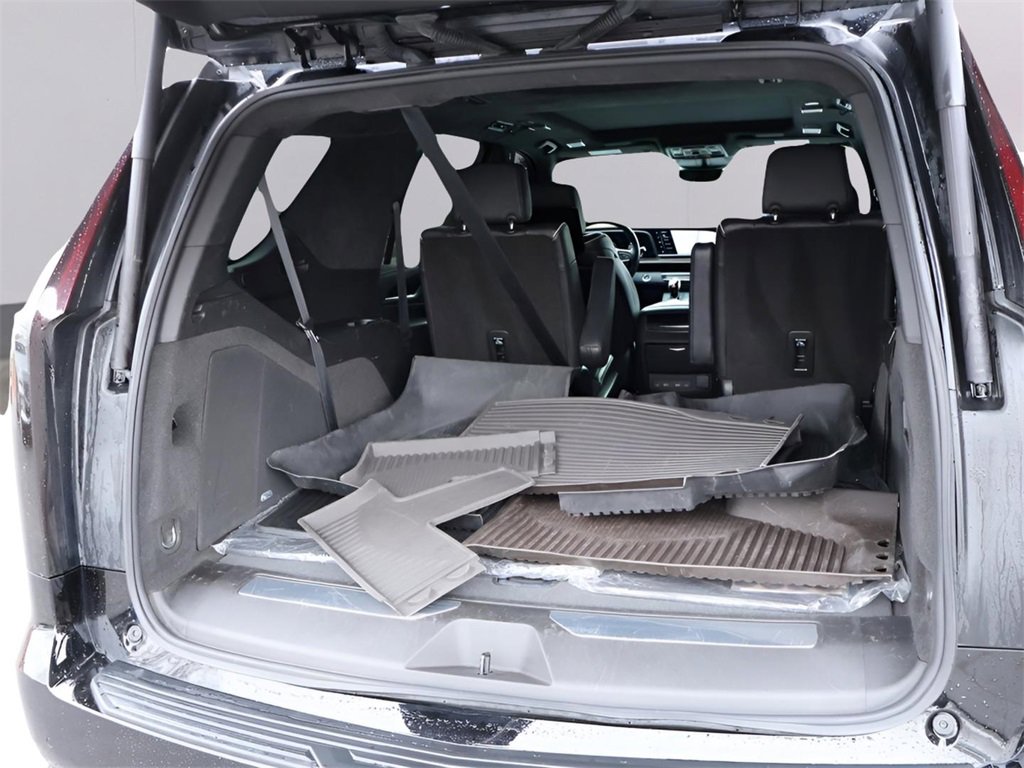 Used 2023 Cadillac Escalade Sport Platinum w/ LPO, ONYX Package image 17